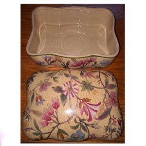 VINTAGE JEWELRY OR TRINKET BOX